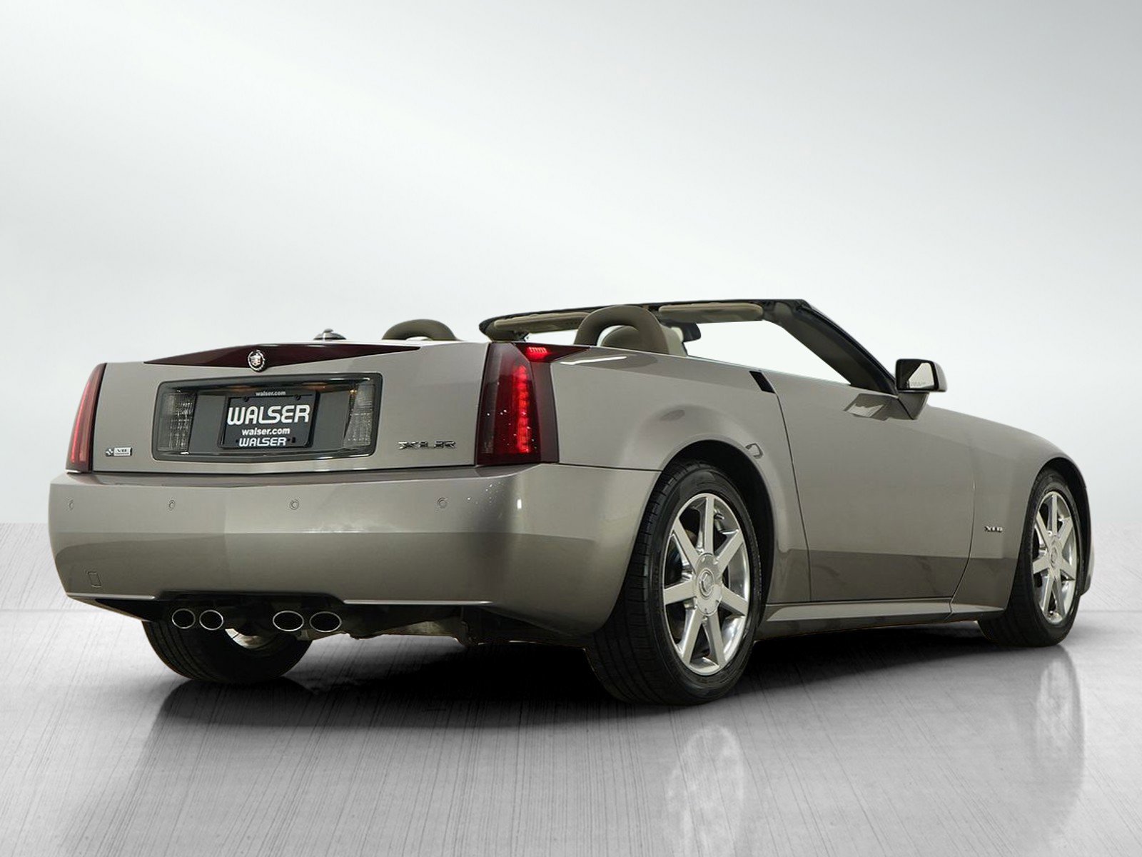 Used 2005 Cadillac XLR image 5