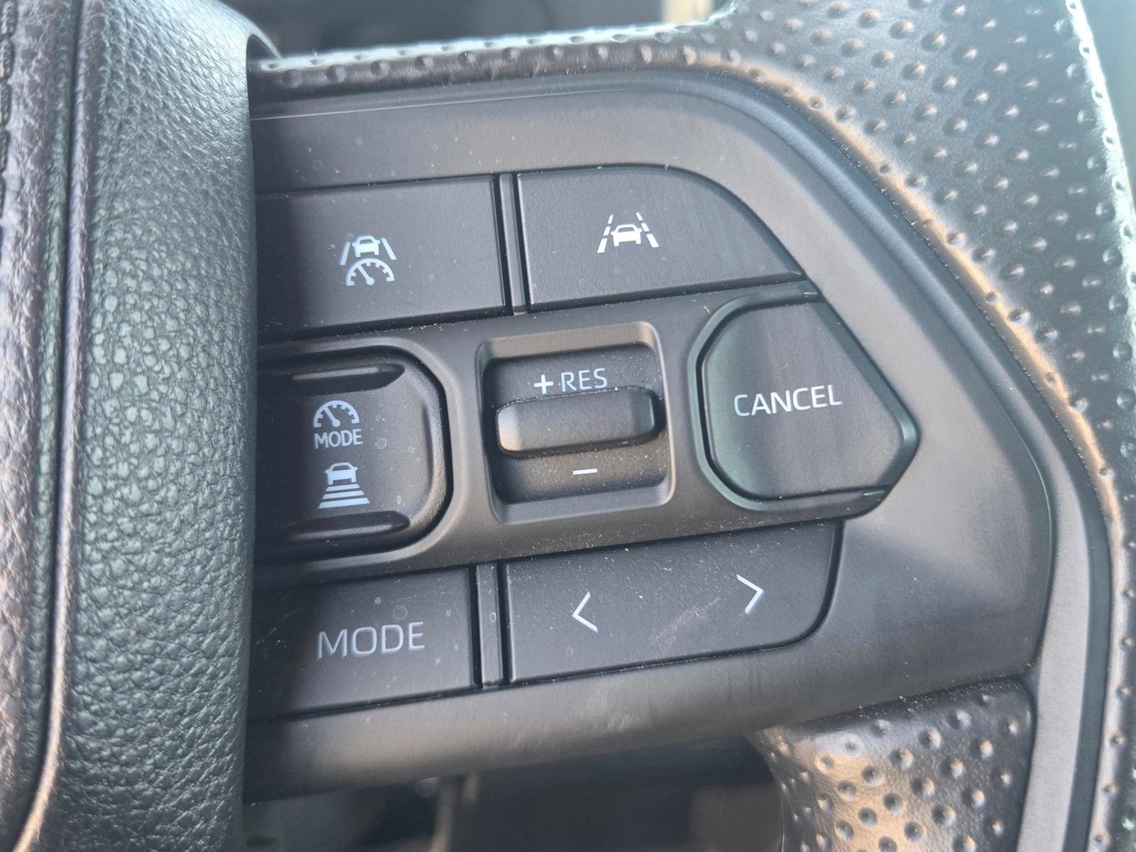 Used 2025 Toyota Tacoma SR5 RWD image 18