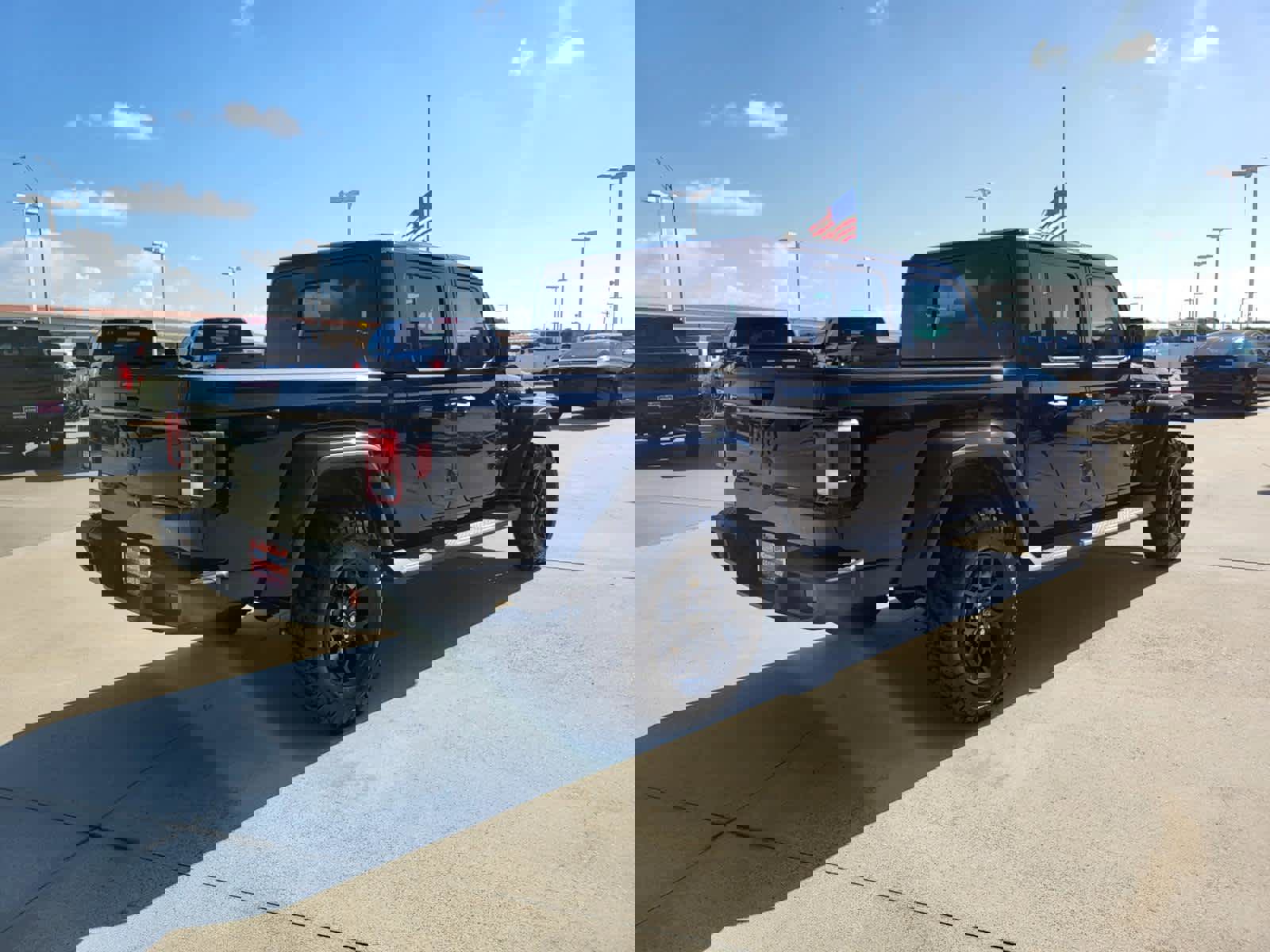 New 2025 Jeep Gladiator Sport image 5