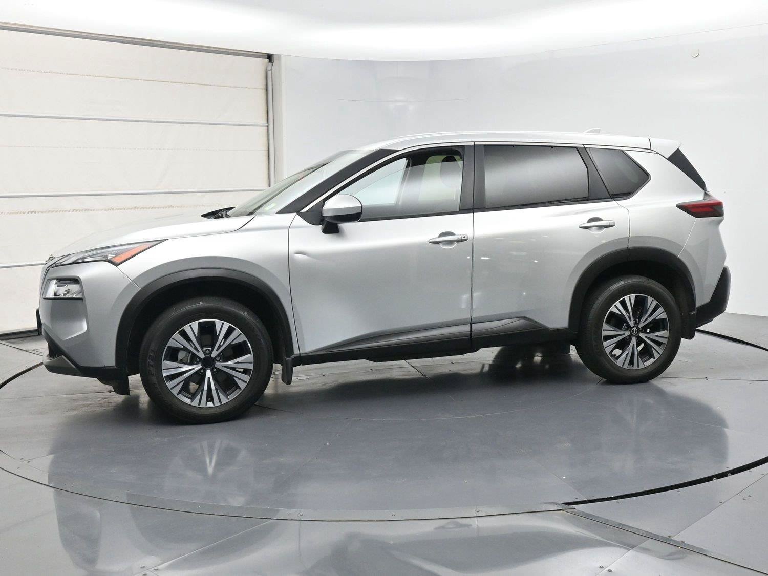 Used 2023 Nissan Rogue SV AWD/4WD image 23