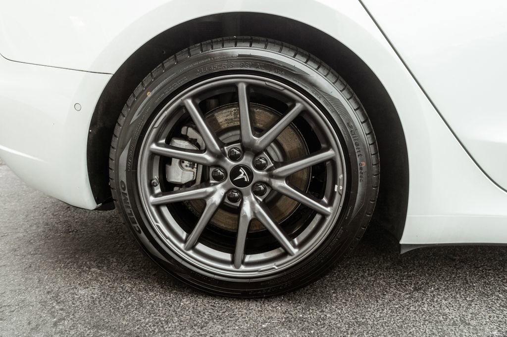 Used 2018 Tesla Model 3 Long Range image 31