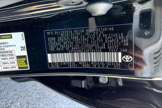 Used 2025 Toyota Corolla LE image 3