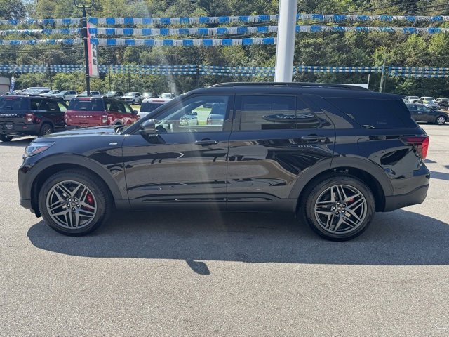 New 2025 Ford Explorer ST-Line w/ Premium Package image 4