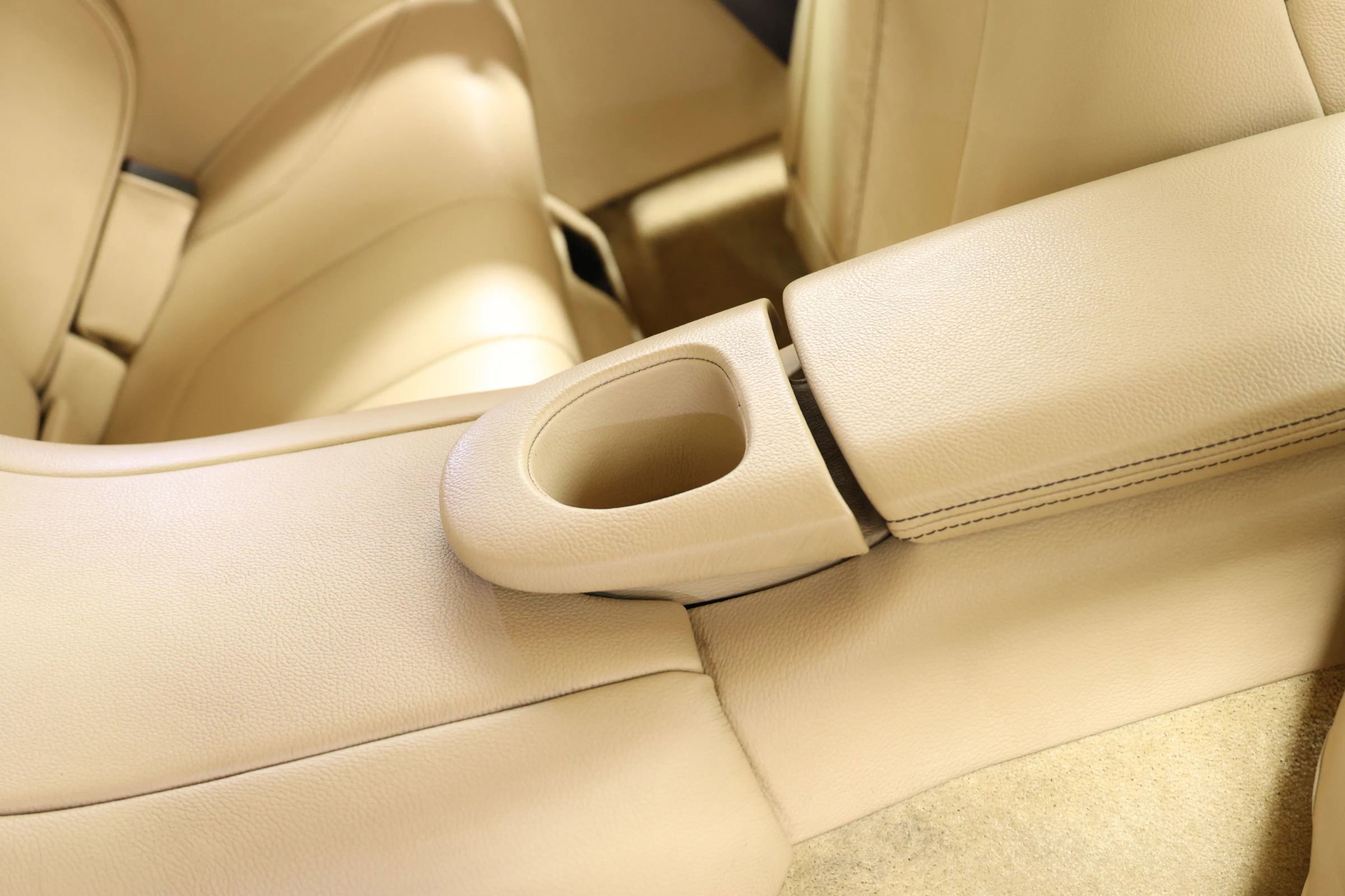 Used 2016 Aston Martin Vanquish Volante image 62