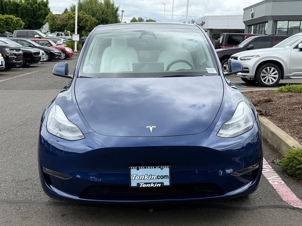 Used 2025 Tesla Model Y Long Range AWD/4WD image 3