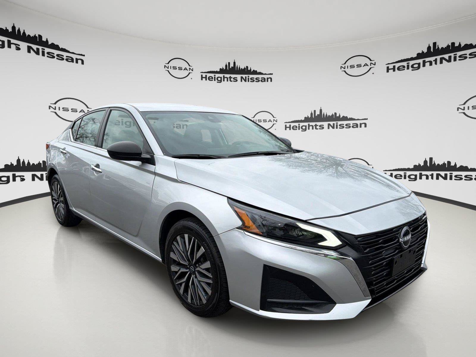 Used 2024 Nissan Altima 2.5 SV AWD/4WD image 8