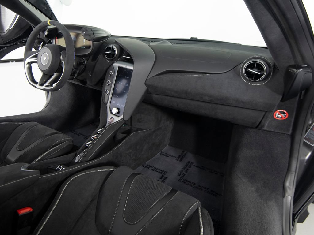 Used 2024 McLaren 750S Spider RWD image 28