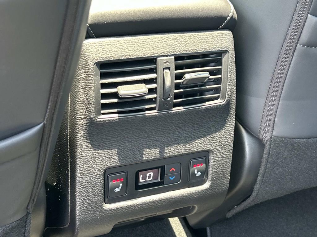 New 2026 Mitsubishi Outlander SEL Black Edition FWD image 18