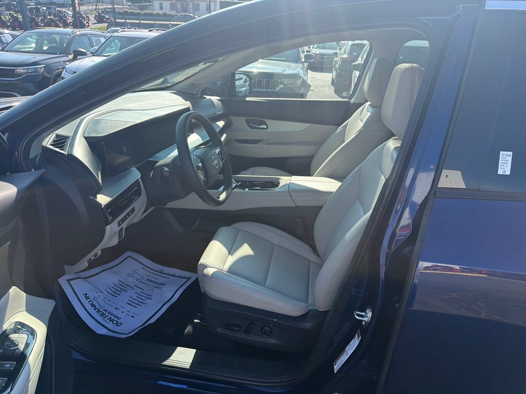 Used 2025 Nissan Murano SL w/ Cargo Package AWD/4WD image 13