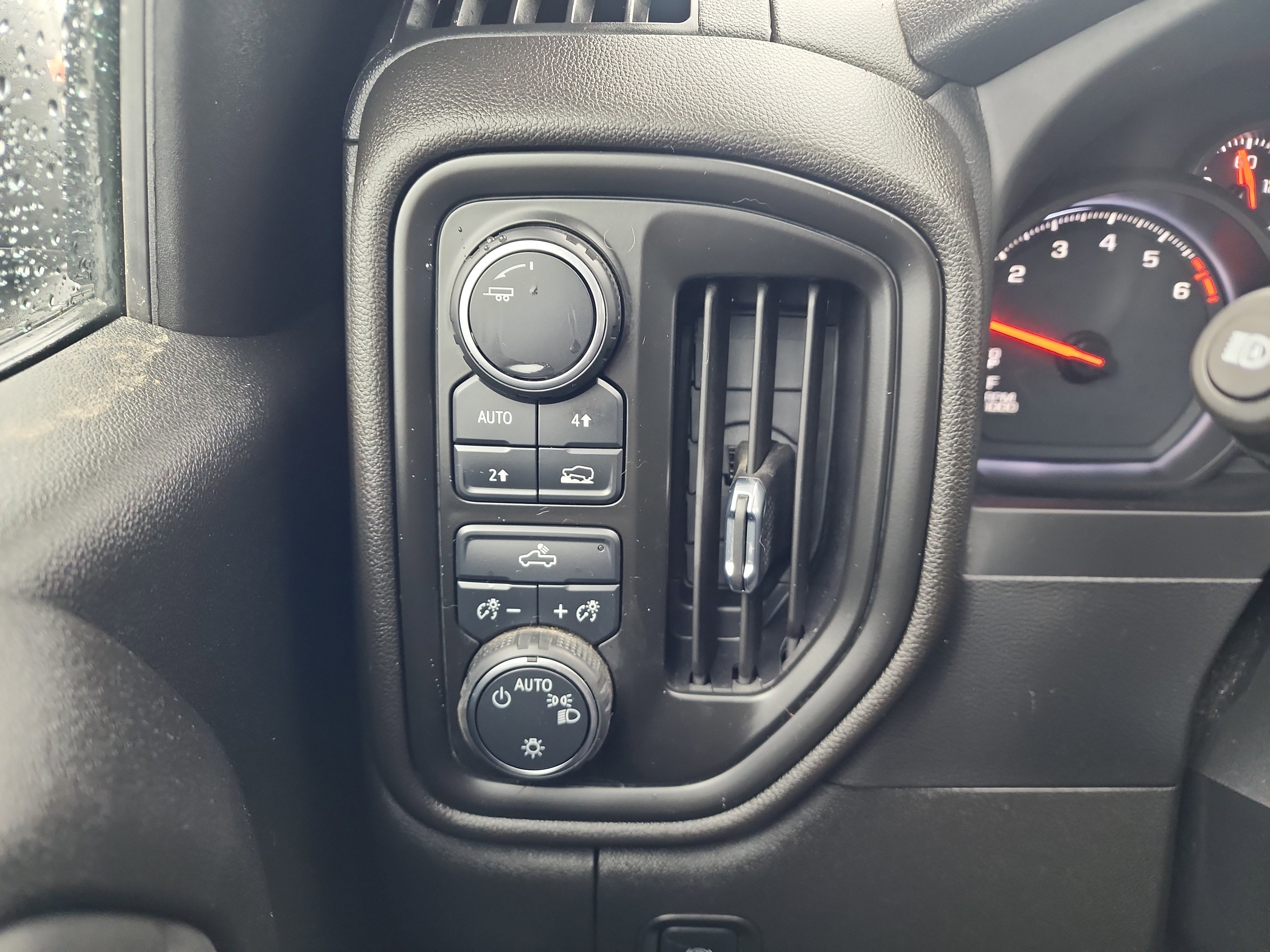 Used 2023 Chevrolet Silverado 1500 Custom image 20