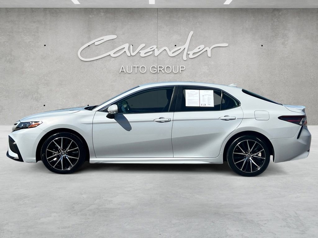 Used 2024 Toyota Camry SE image 13