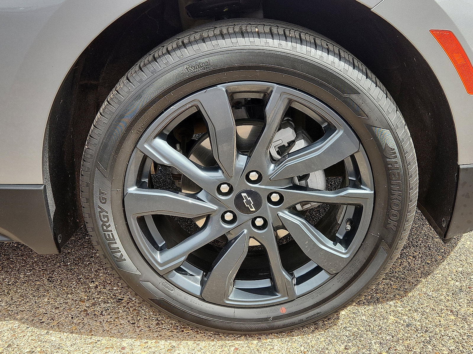 Used 2023 Chevrolet Equinox RS image 6