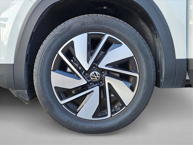 Used 2025 Volkswagen Atlas SE AWD/4WD image 24
