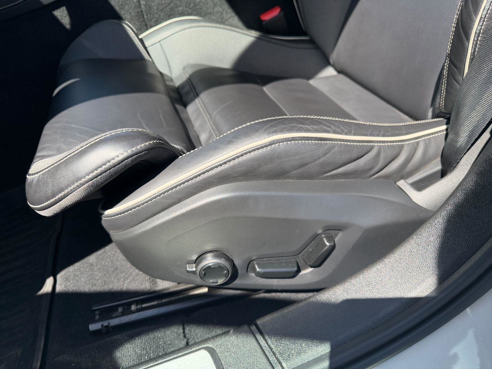 Used 2021 Volvo S60 T8 R-Design w/ Climate Package image 25