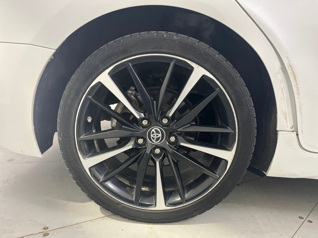 Used 2019 Toyota Camry XSE image 11