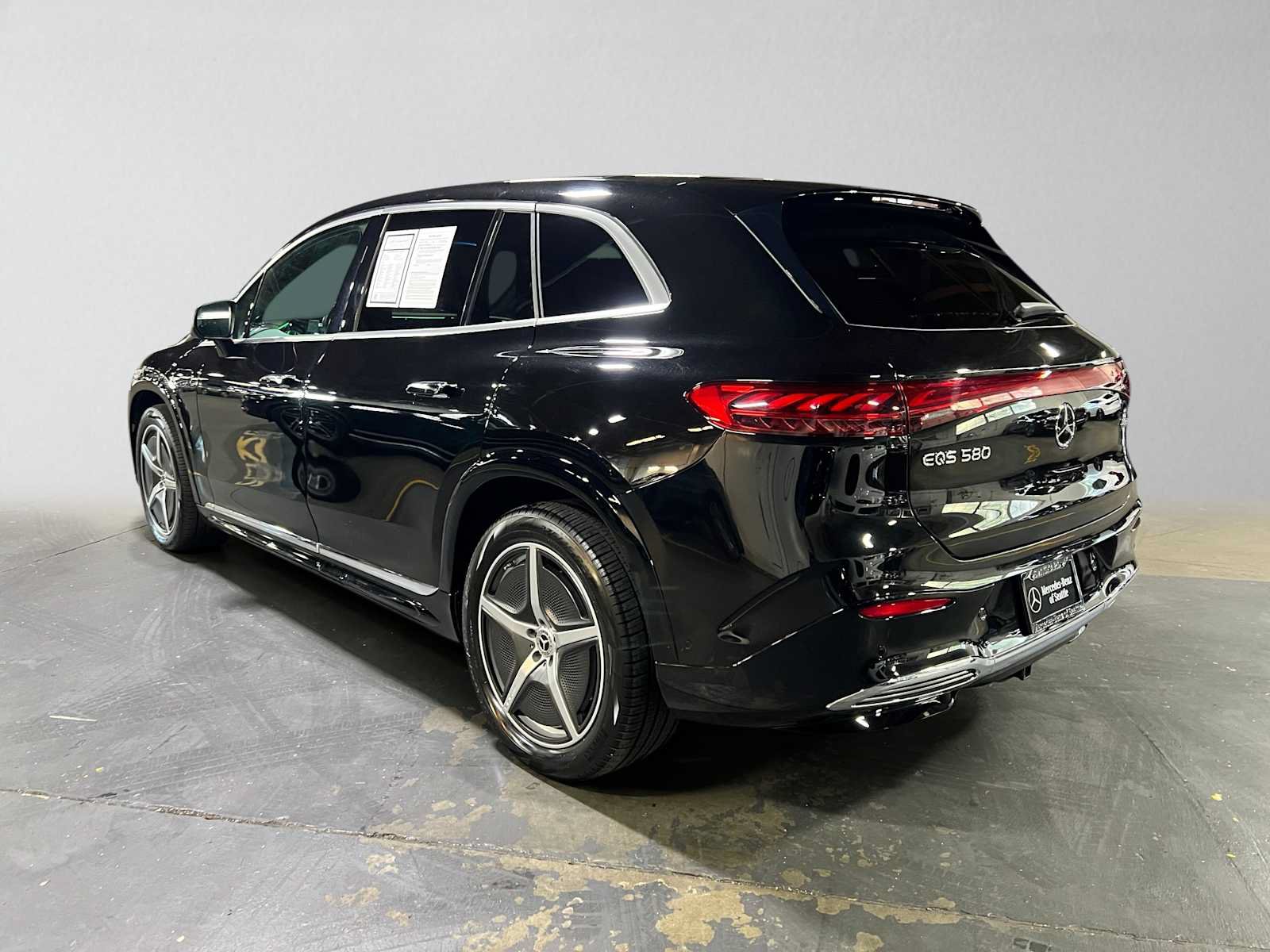 Used 2023 Mercedes-Benz EQS 580 4MATIC SUV image 5