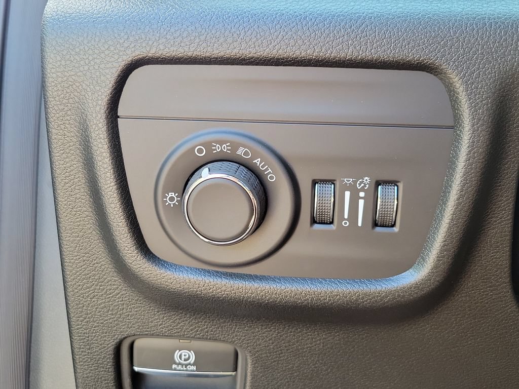 New 2026 Jeep Grand Cherokee Altitude RWD image 24
