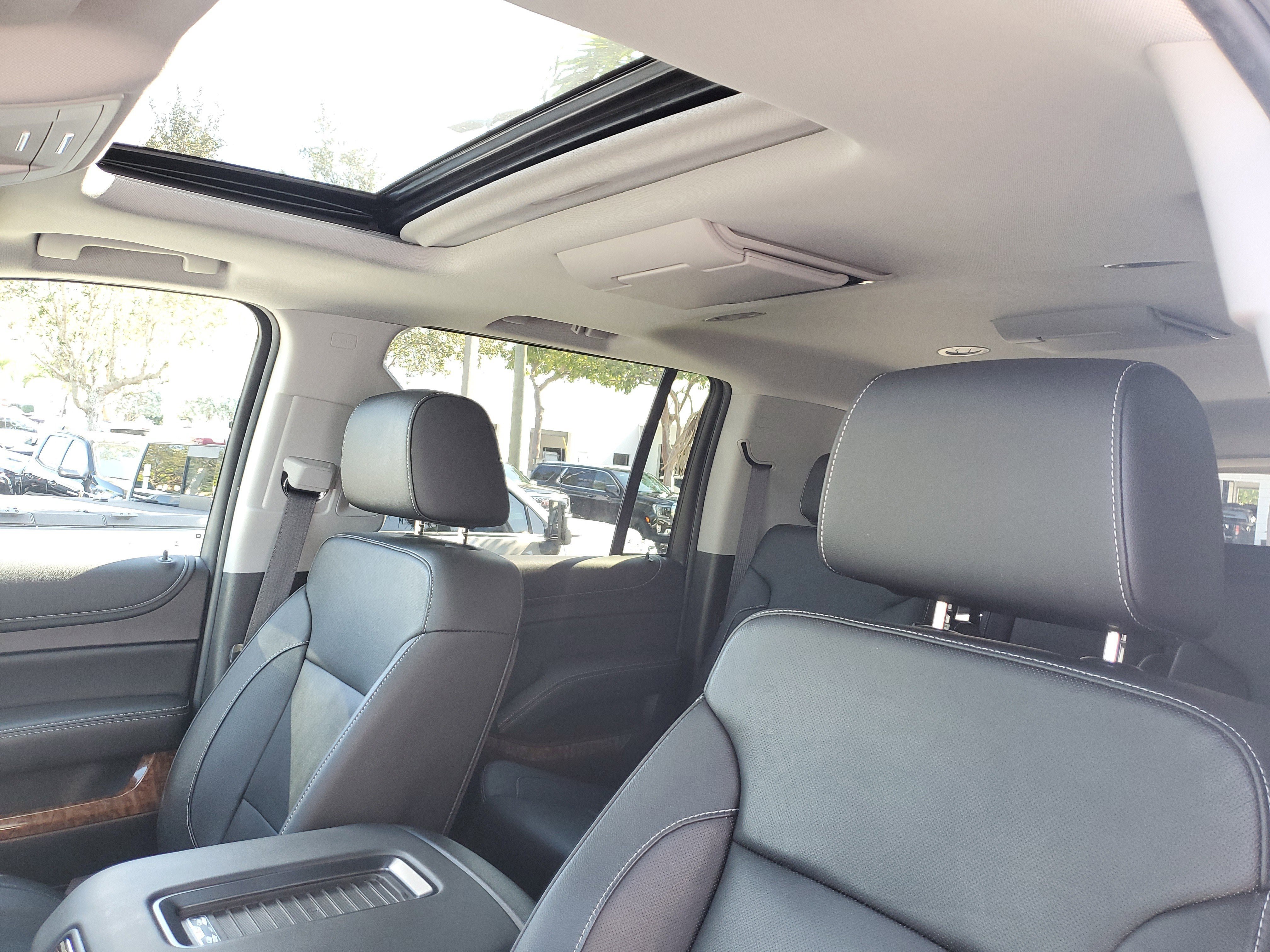 Used 2020 Chevrolet Suburban Premier image 21