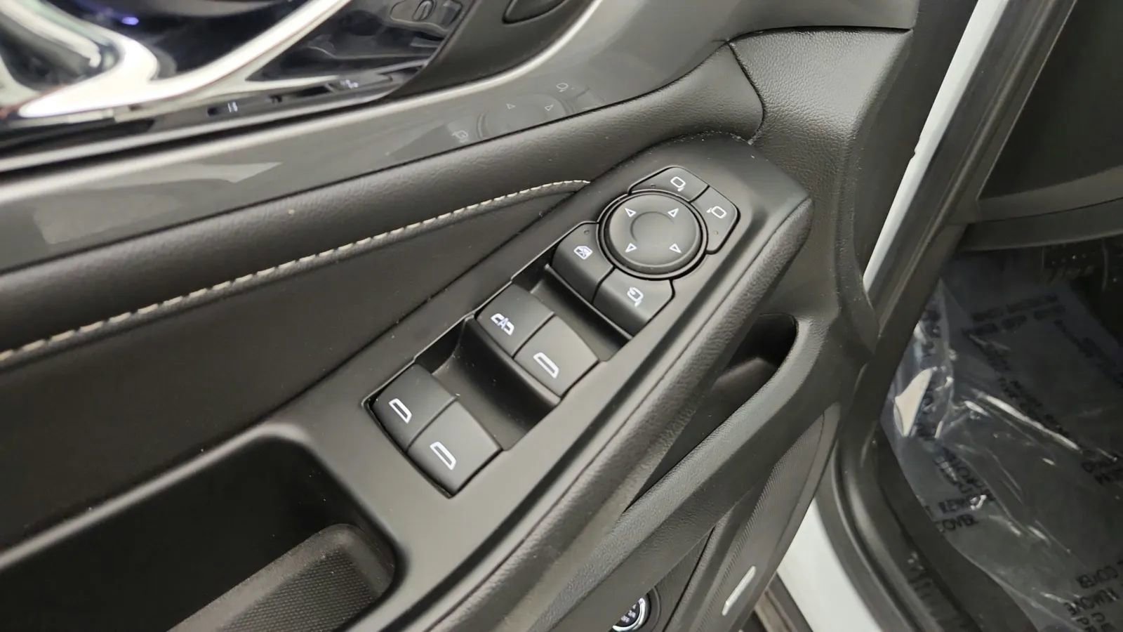 Used 2023 Chevrolet Traverse LT w/ LT Premium Package image 31