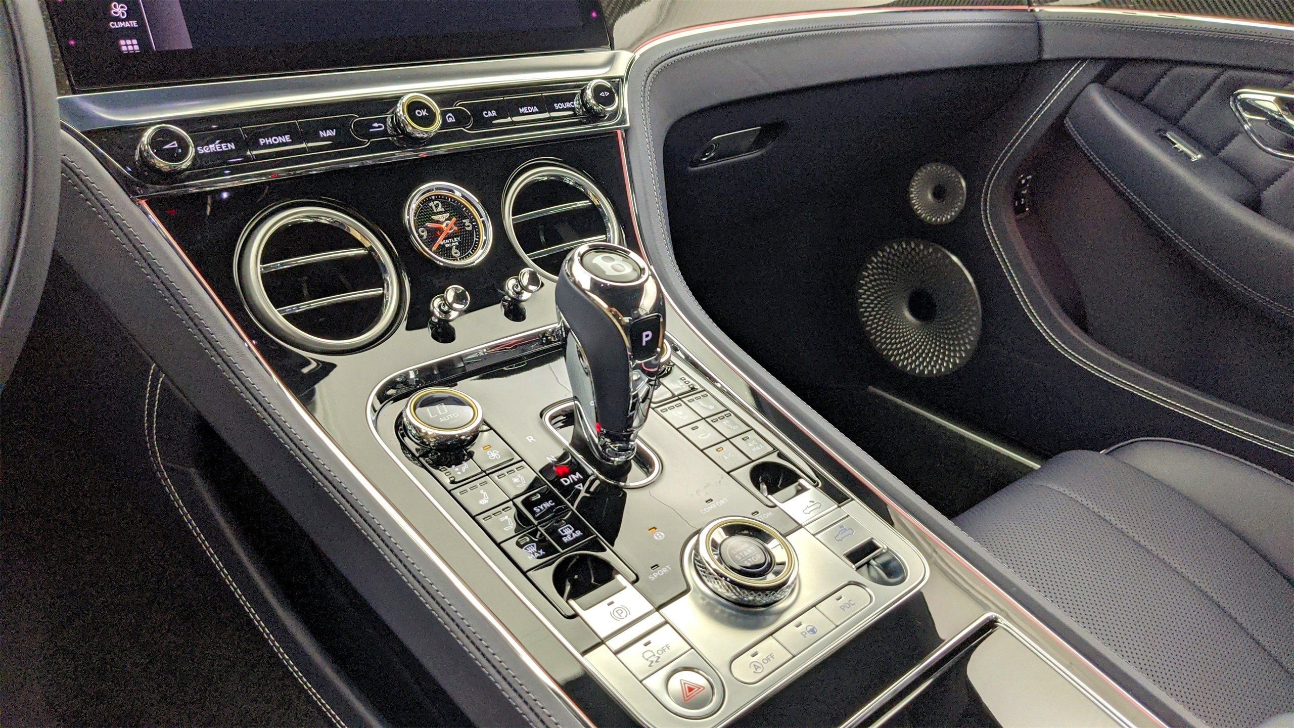 Used 2024 Bentley Continental GT V8 image 17