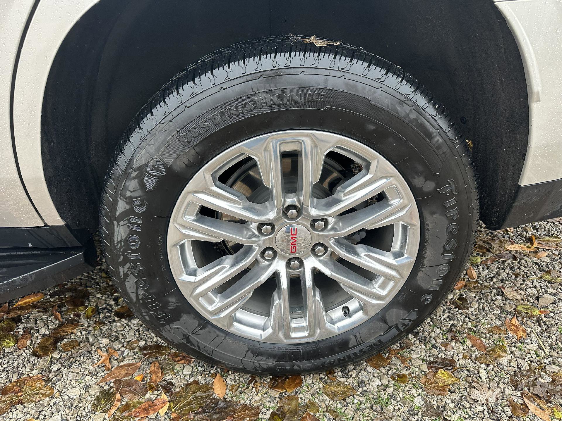 Used 2021 GMC Yukon SLT w/ SLT Premium Package image 10