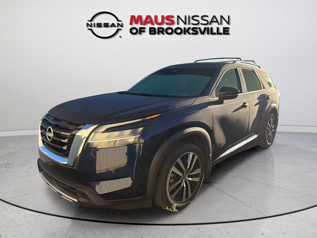 Used 2023 Nissan Pathfinder Platinum w/ Cargo Package AWD/4WD image 5