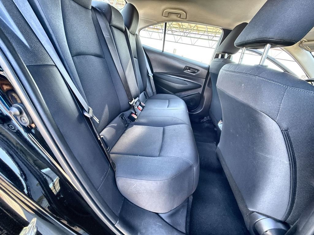 Used 2025 Toyota Corolla LE FWD image 17