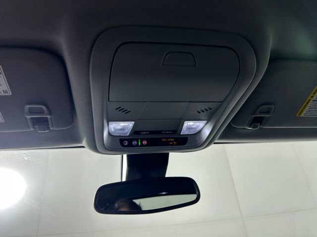 Used 2023 GMC Terrain SLE w/ Driver Convenience Package image 25