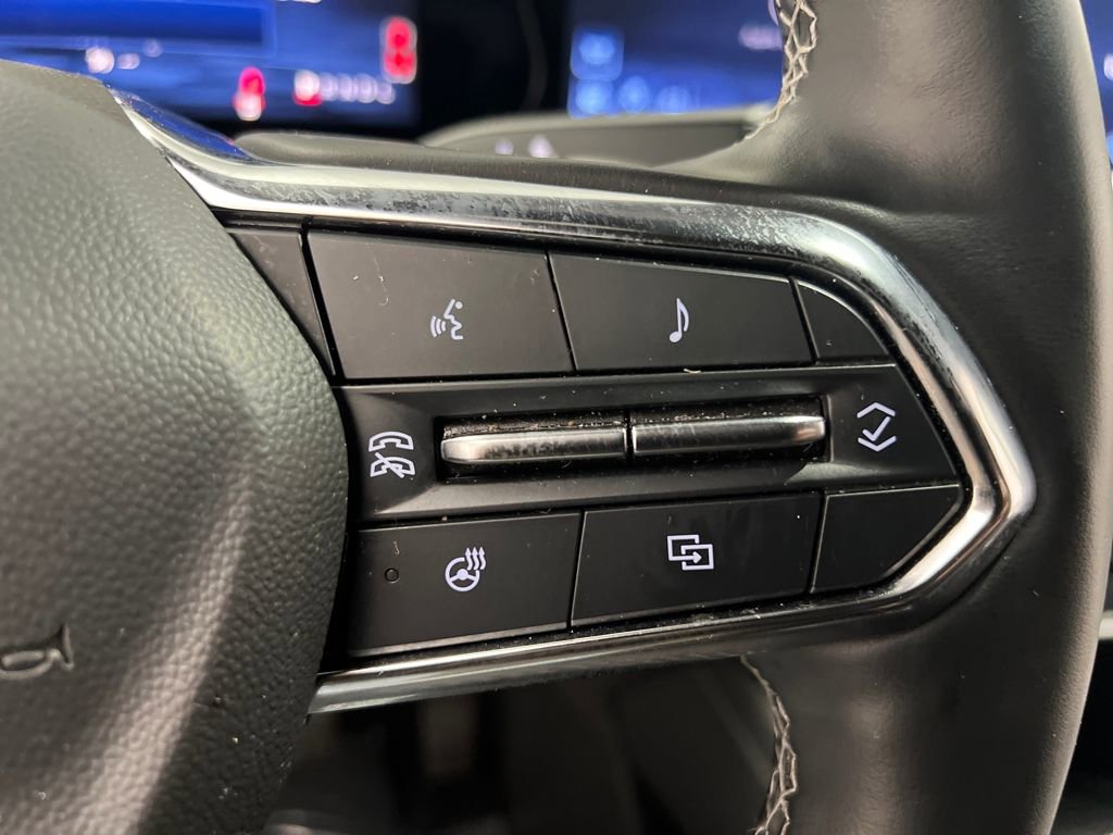 Used 2024 Chevrolet Traverse LT image 51