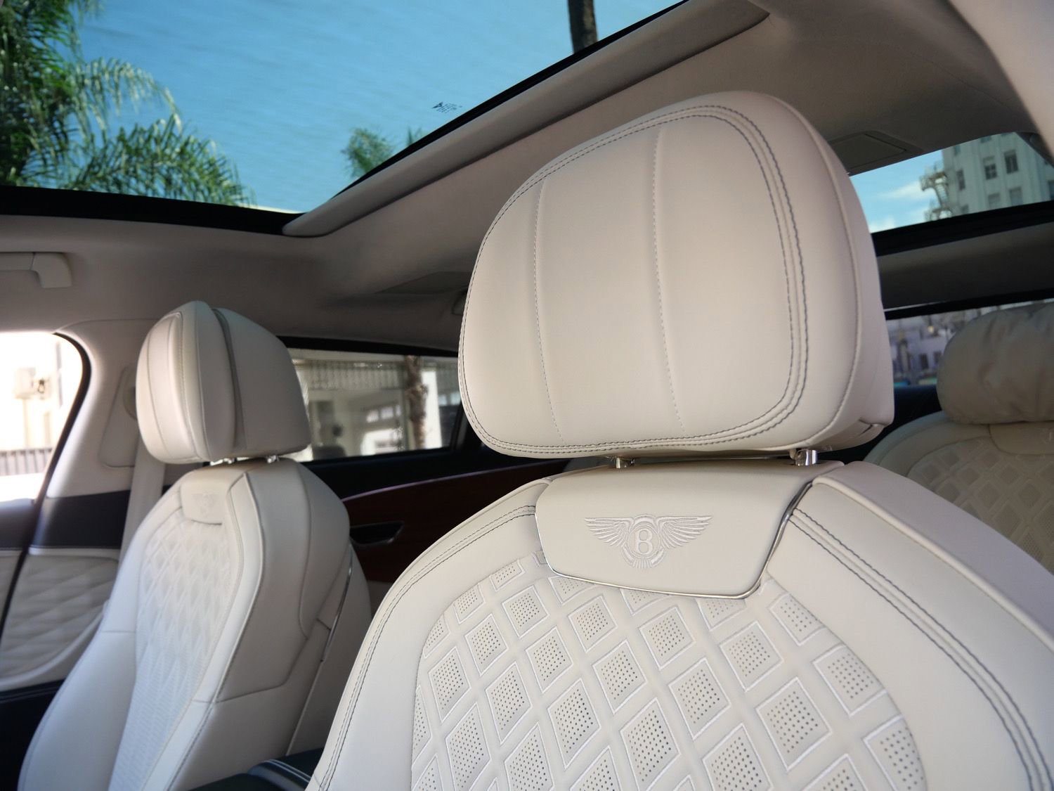 Used 2024 Bentley Flying Spur Azure image 21