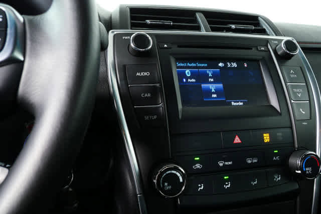Used 2016 Toyota Camry SE image 12