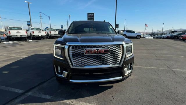 Used 2024 GMC Yukon Denali w/ Advanced Technology Package image 3