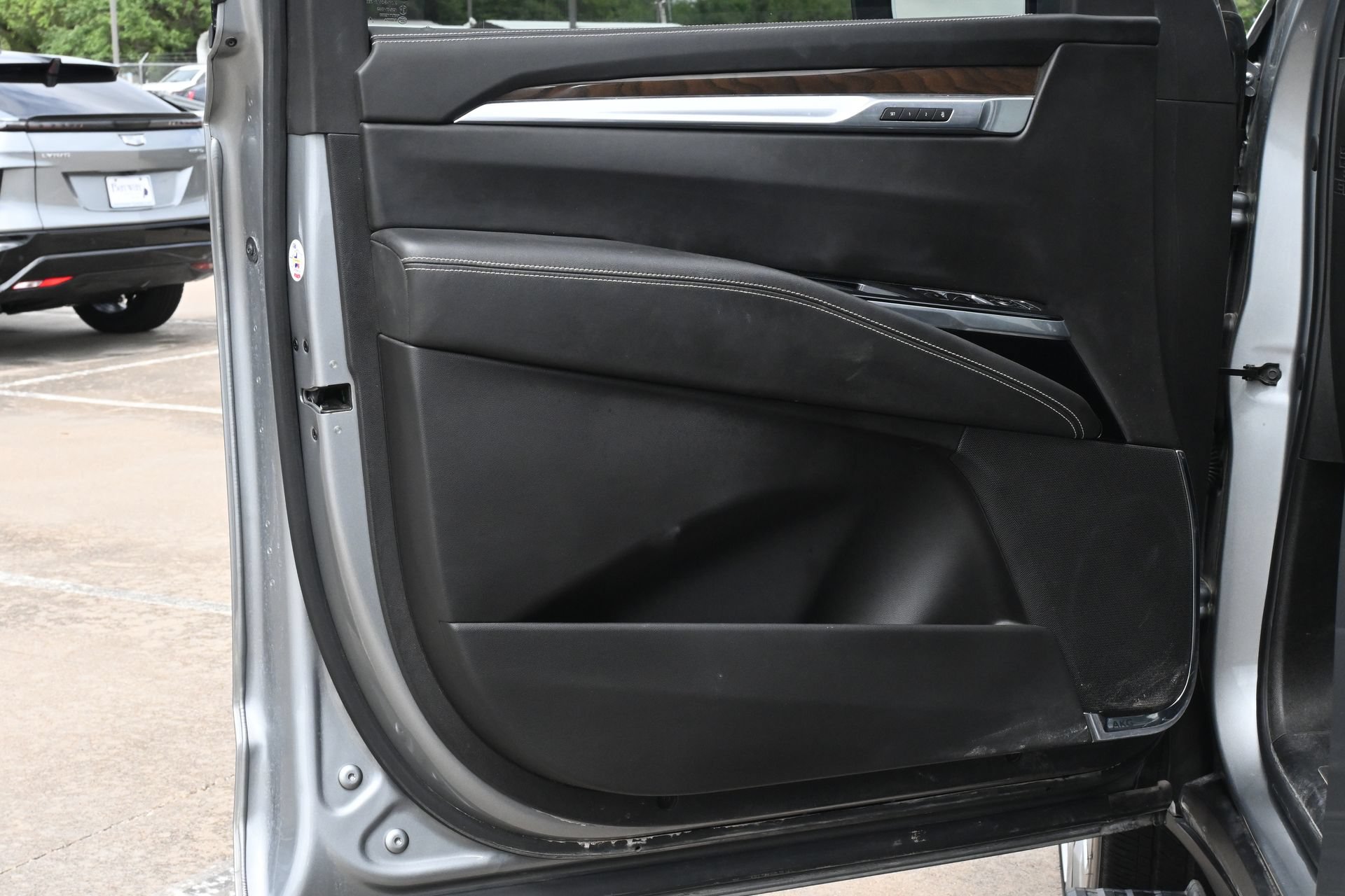 Certified 2025 Cadillac Escalade Sport Platinum w/ LPO, Floor Liner Package AWD/4WD image 20