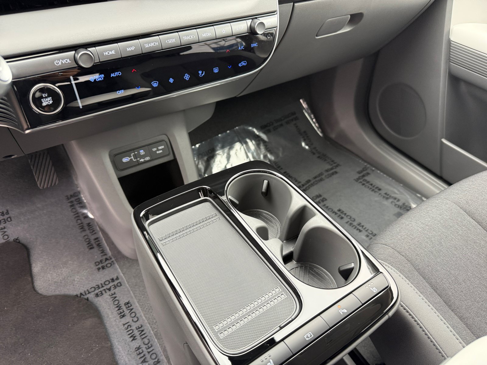 Certified 2025 Hyundai Ioniq 5 SE RWD image 13
