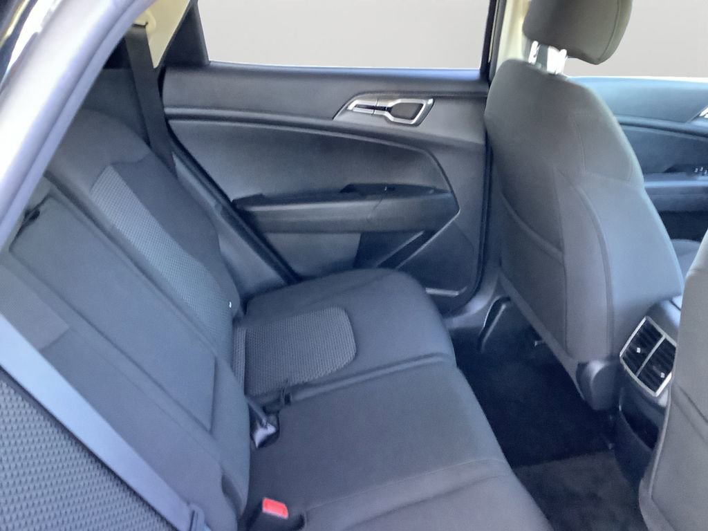 Used 2024 Kia Sportage LX image 13