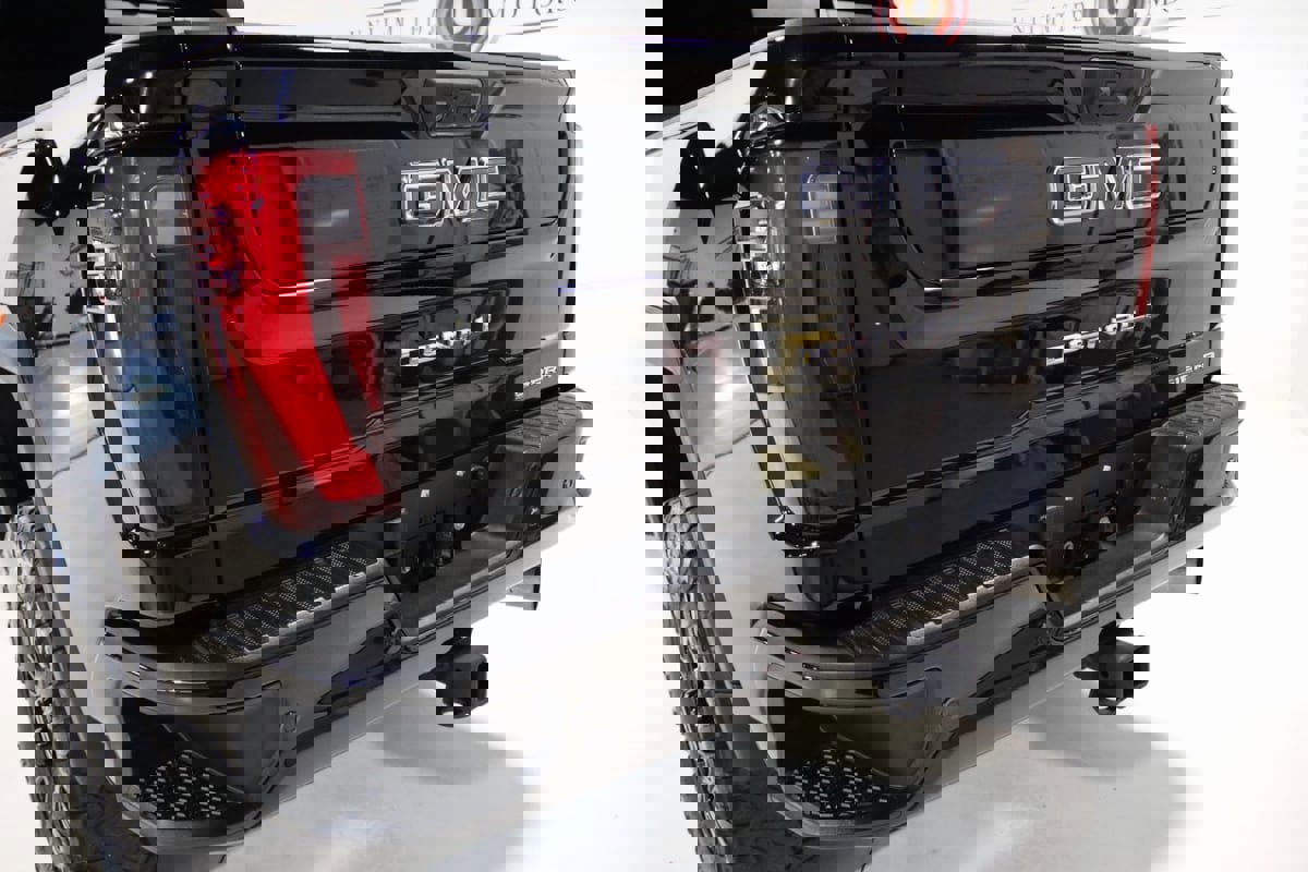 Used 2024 GMC Sierra 3500 Denali Ultimate image 35