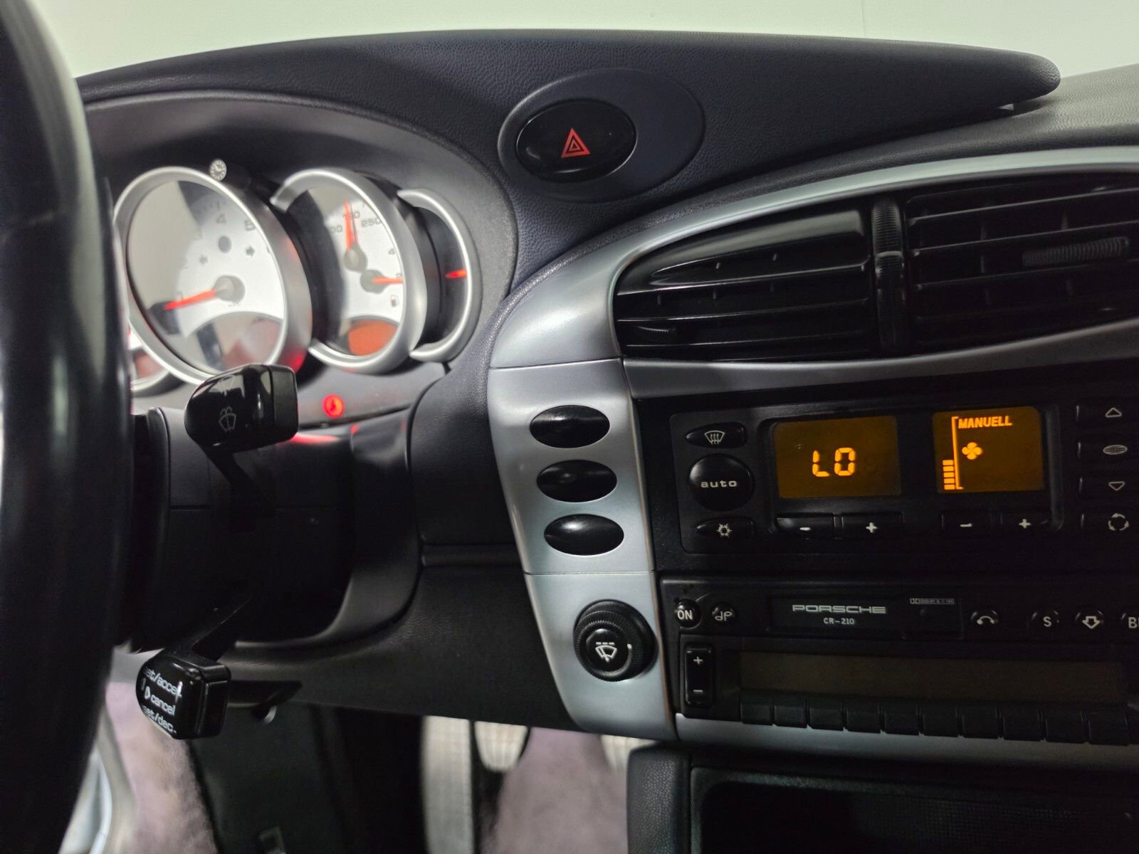 Used 1999 Porsche 911 Carrera RWD image 32