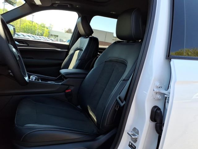 New 2026 Jeep Grand Cherokee L 4WD image 12