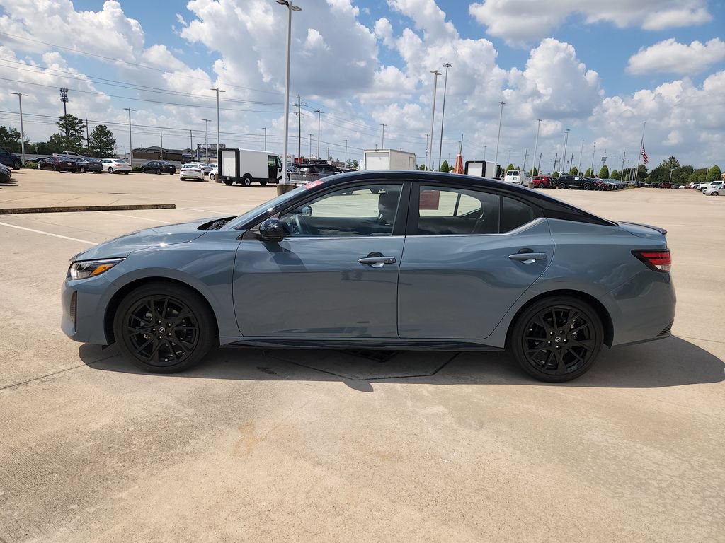 Used 2025 Nissan Sentra SR w/ Midnight Edition FWD image 8