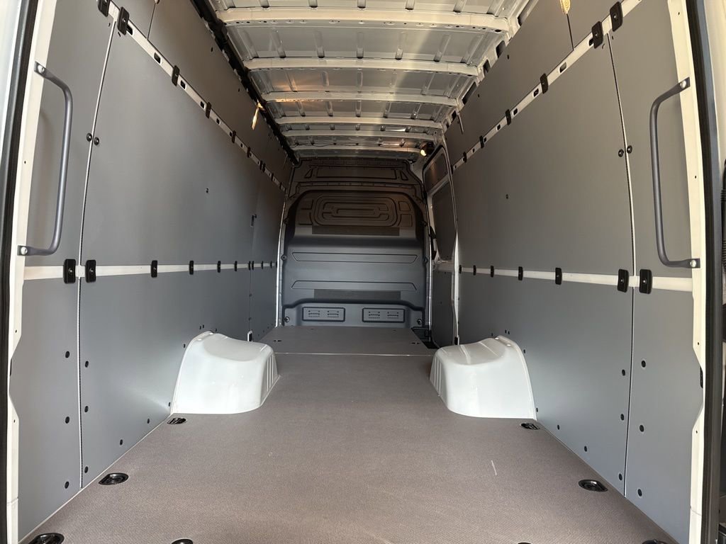 Used 2025 Mercedes-Benz Sprinter 3500 image 25