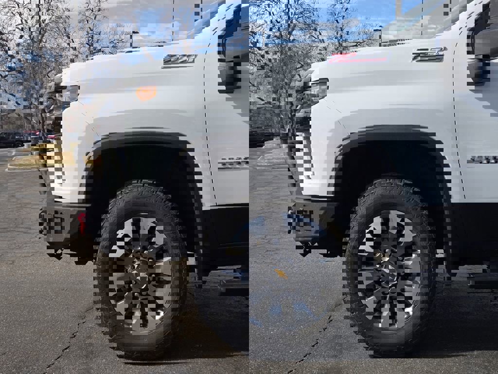 Used 2021 Chevrolet Silverado 2500 LT w/ Convenience Package image 5