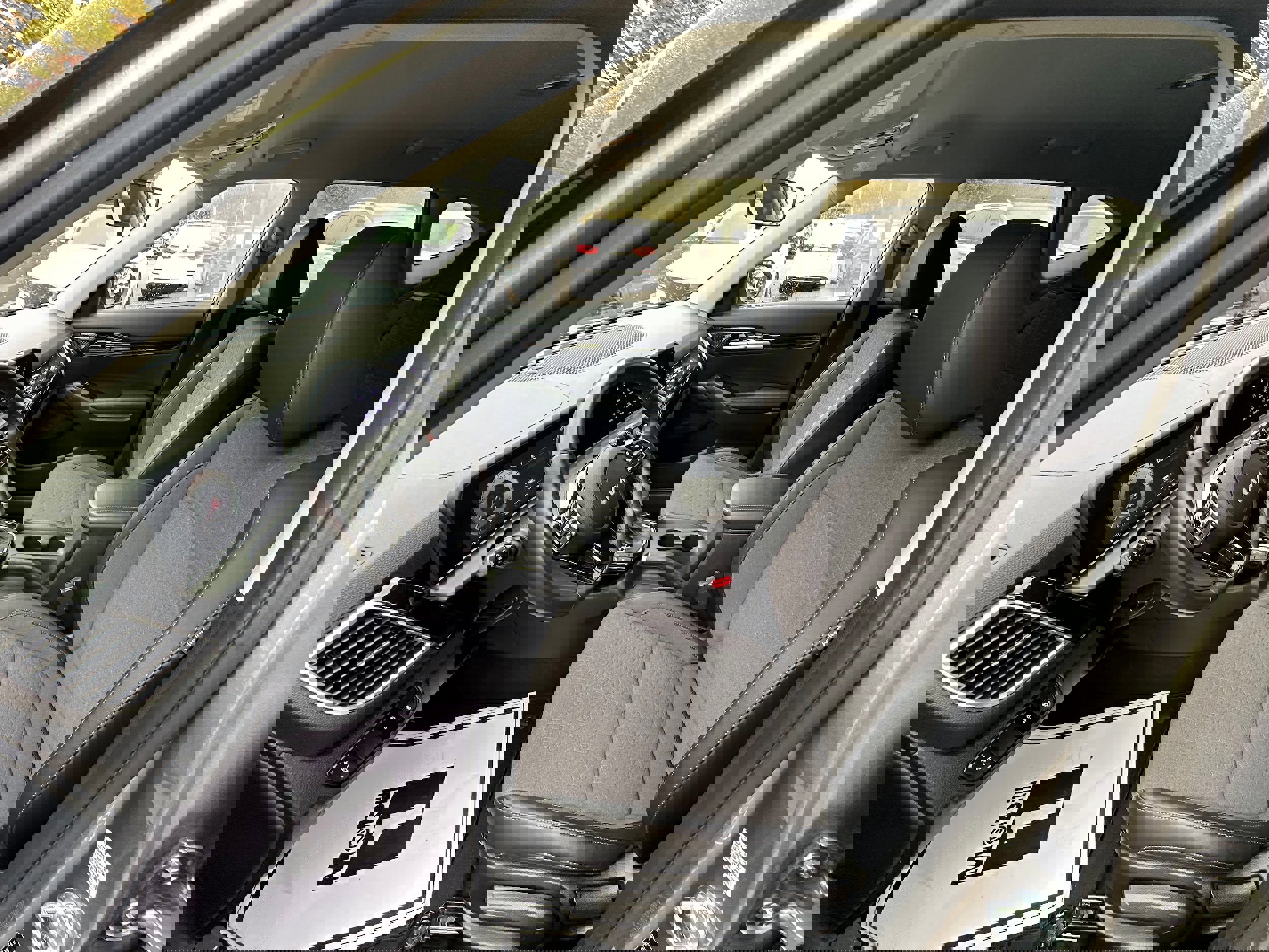 Used 2024 Kia Seltos S image 27