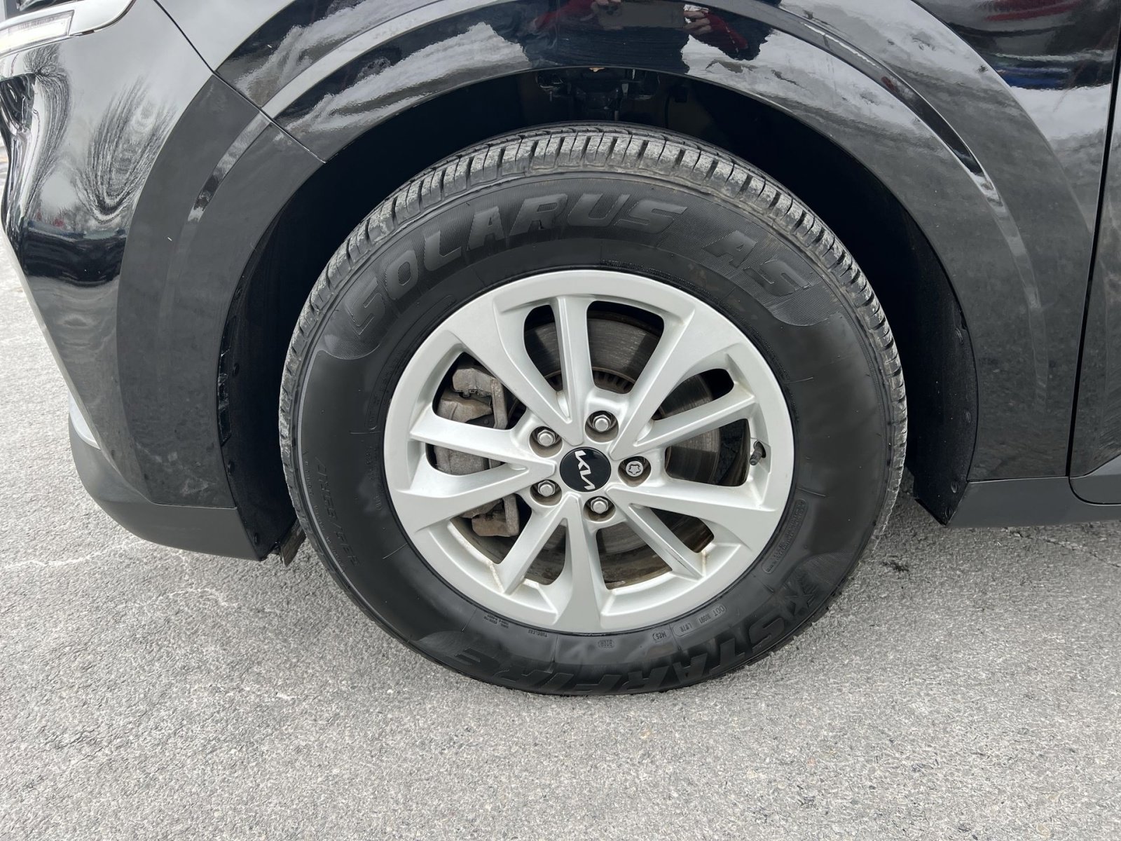 Used 2022 Kia Carnival LX image 12