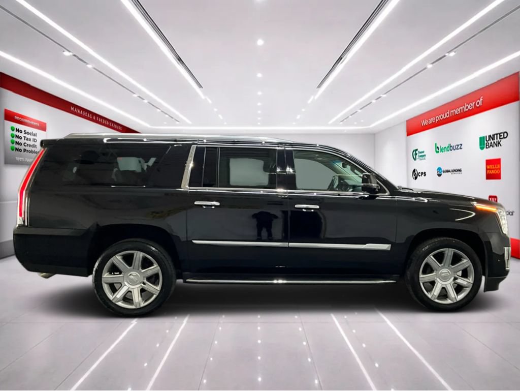 Used 2018 Cadillac Escalade ESV Luxury AWD/4WD image 9