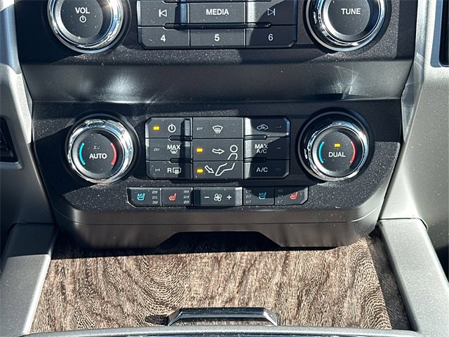 Used 2019 Ford F250 Lariat w/ Lariat Ultimate Package image 24