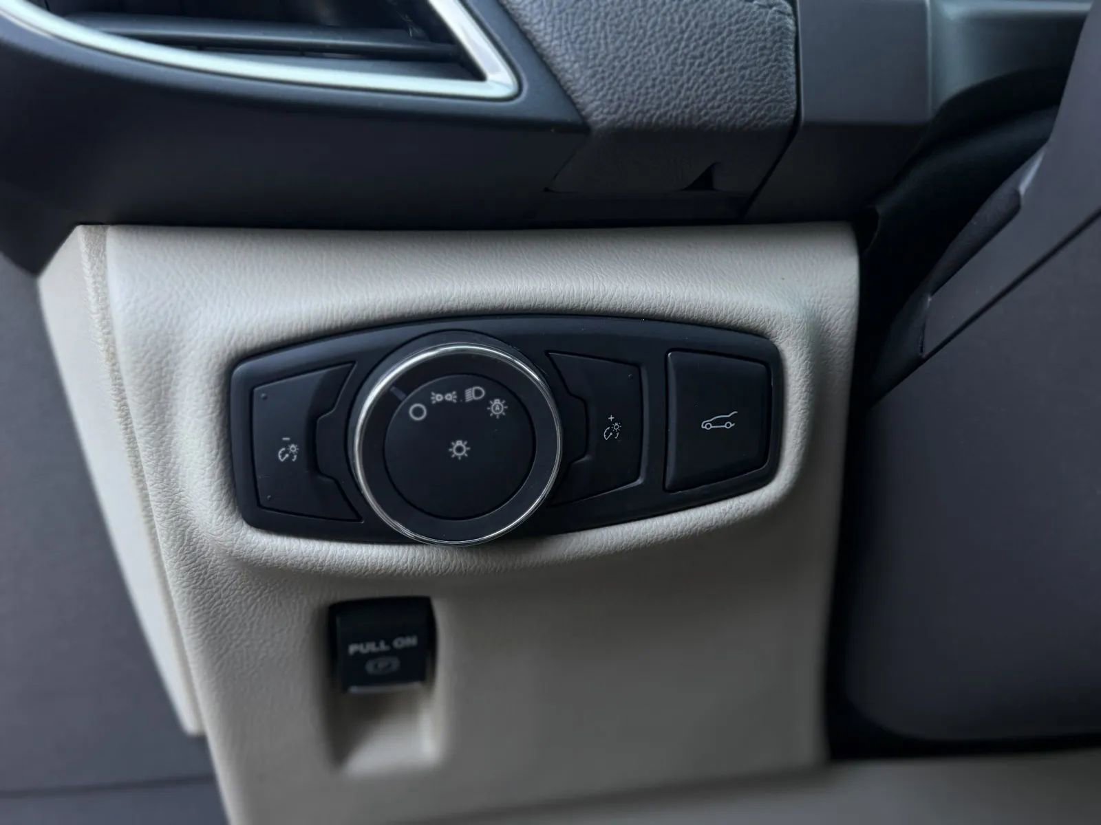 Used 2016 Lincoln MKX Reserve FWD image 25