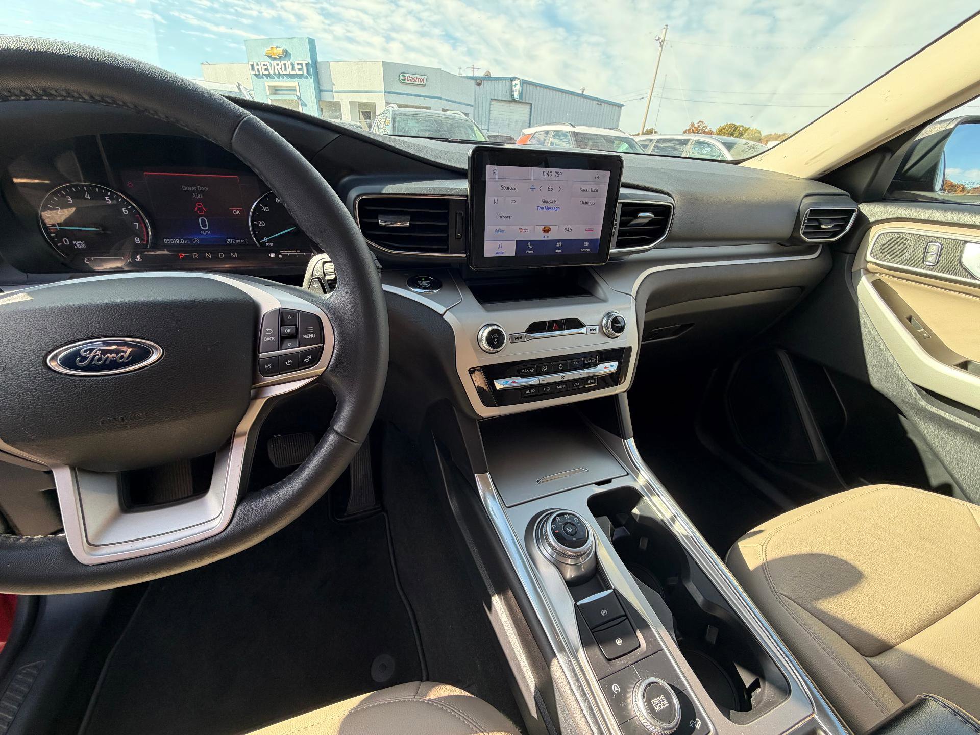 Used 2020 Ford Explorer XLT w/ Equipment Group 202A image 11