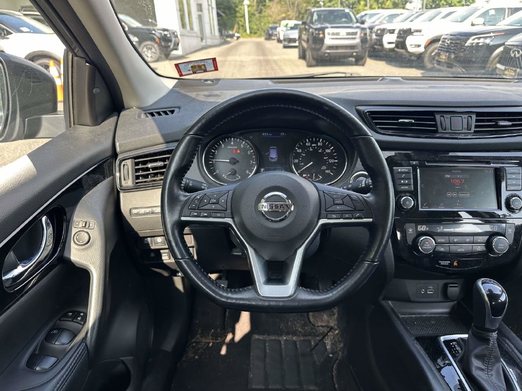 Used 2020 Nissan Rogue Sport SV w/ All-Weather Package AWD/4WD image 11