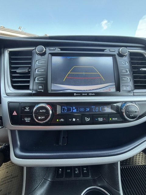 Used 2017 Toyota Highlander Limited image 22