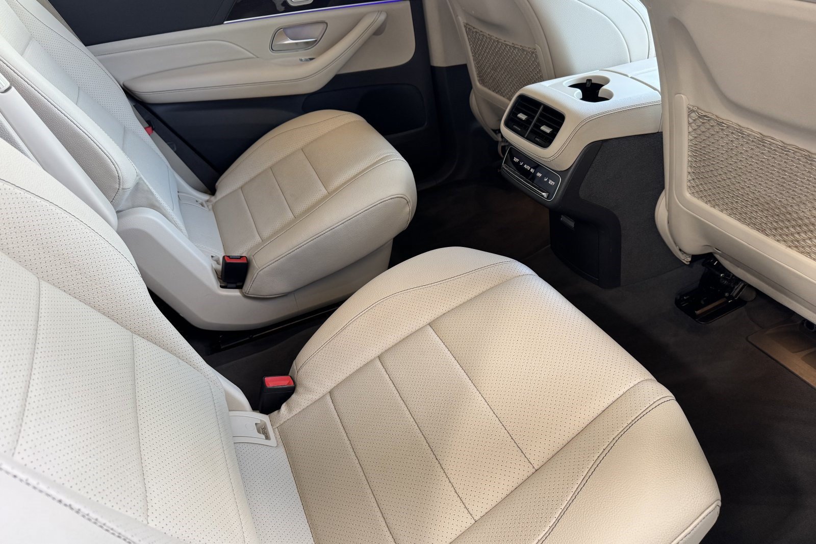 Used 2020 Mercedes-Benz GLS 450 4MATIC image 35